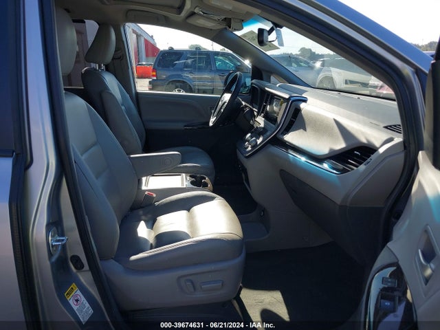 Toyota Sienna Xle 8 Passenger 2017 5TDYZ3DC0HS809490 Image 5