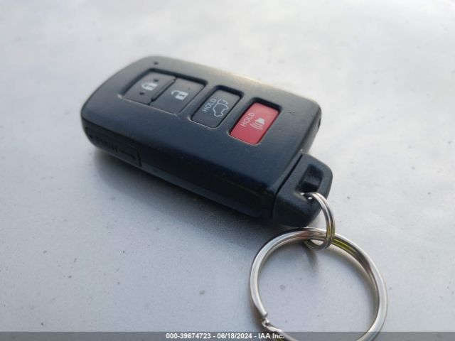 JTMJFREV3JJ183790 Toyota RAV4 SE