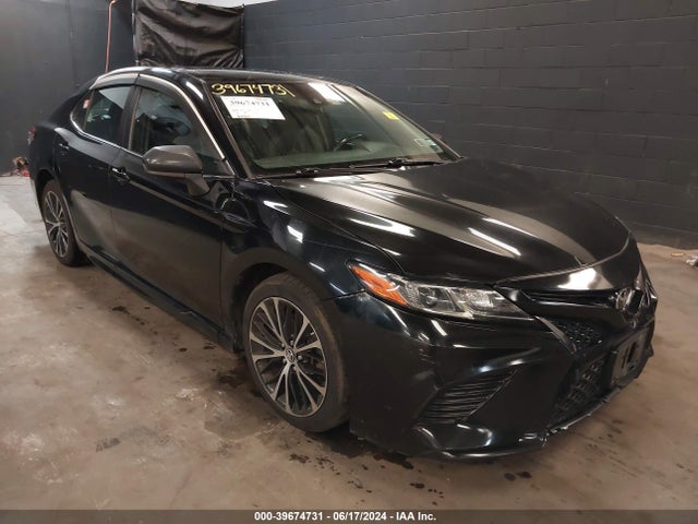 Toyota CAMRY SE 2018 4T1B11HK2JU575272 zdjęcie główne