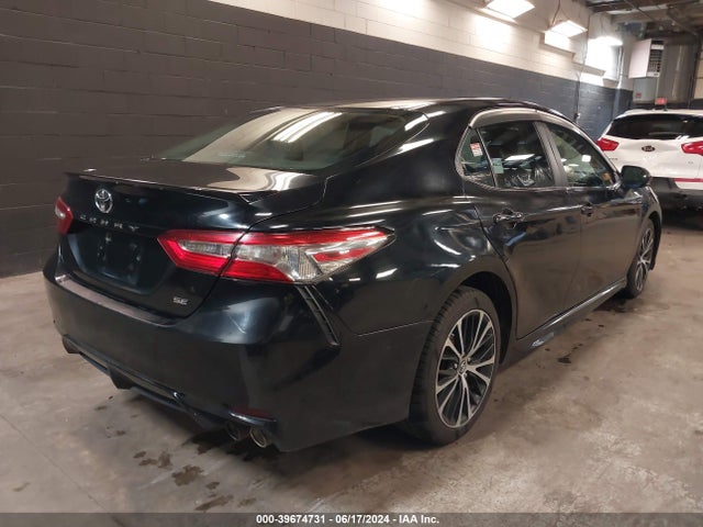 Toyota CAMRY SE 2018 4T1B11HK2JU575272 Image 4