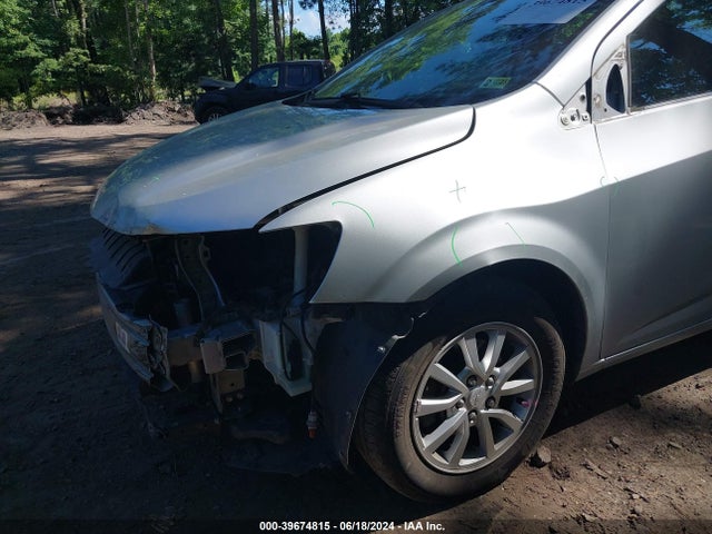 Chevrolet Sonic Lt Auto 2017 1G1JD5SH9H4124791 Image 6