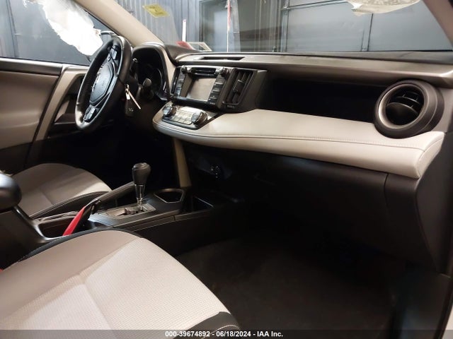 Toyota Rav4 Xle 2018 2T3RFREV6JW845561 Image 5