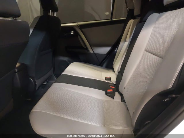Toyota Rav4 Xle 2018 2T3RFREV6JW845561 Image 8