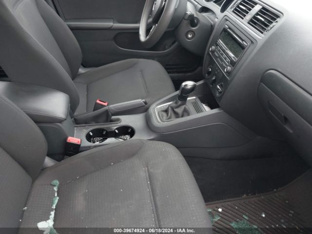 3VW2K7AJ5FM333851 Volkswagen Jetta 2.0l S