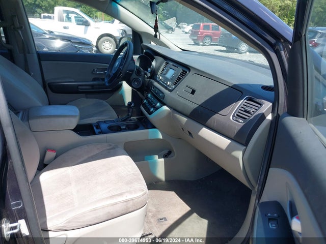 KIA SEDONA LX 2016 KNDMB5C19G6106368 Image 5