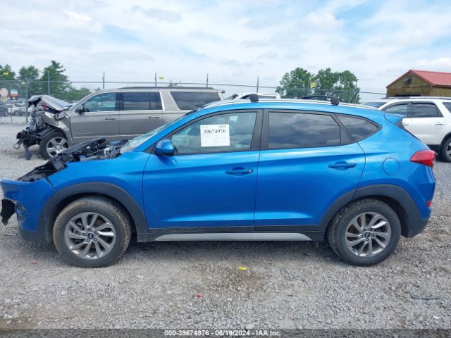 KM8J3CA48HU455709 Hyundai TUCSON SE