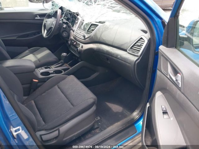 KM8J3CA48HU455709 Hyundai TUCSON SE