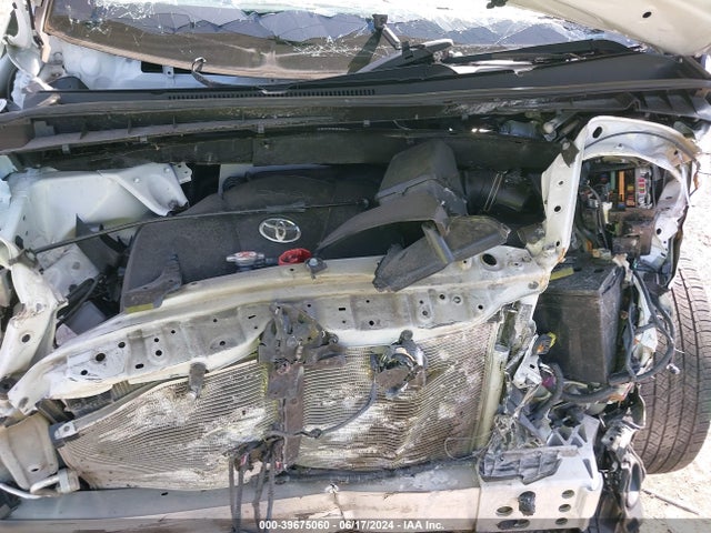 Toyota Highlander Le 2019 5TDZZRFH4KS335180 Image 10