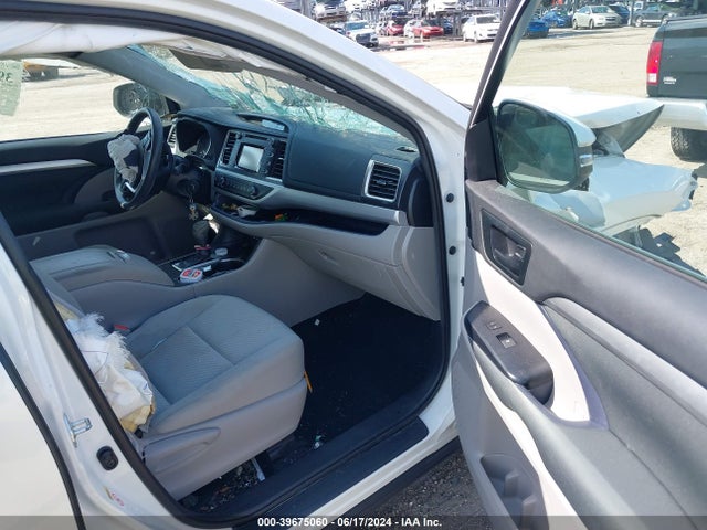 Toyota Highlander Le 2019 5TDZZRFH4KS335180 Image 5