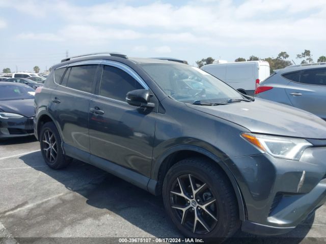 2T3NFREVXGW273336 Toyota RAV4 SE