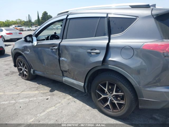 2T3NFREVXGW273336 Toyota RAV4 SE