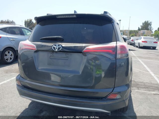 2T3NFREVXGW273336 Toyota RAV4 SE