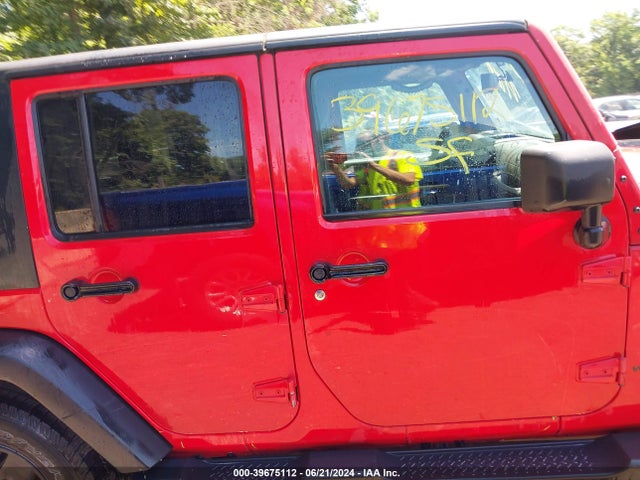 1C4BJWDG8HL710208 Jeep Wrangler Unlimited Sport 4x4