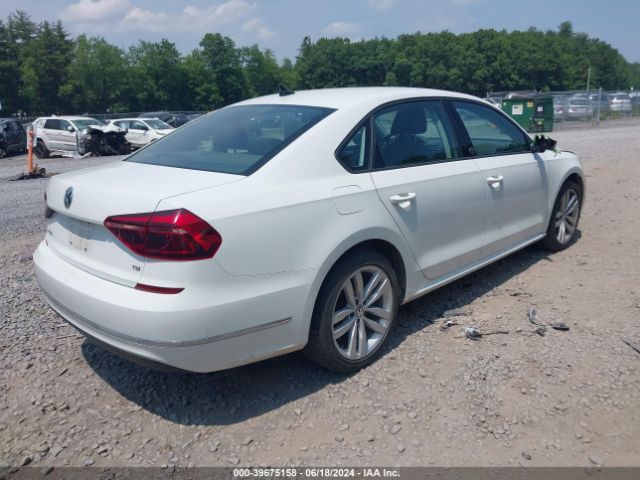 1VWLA7A3XKC010173 Volkswagen Passat 2.0t Wolfsburg Edition