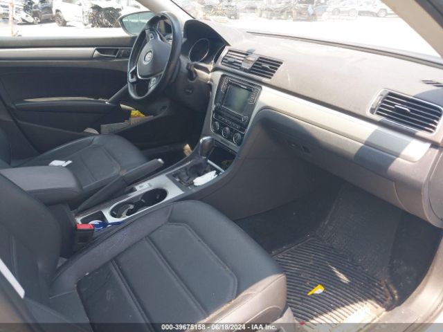 1VWLA7A3XKC010173 Volkswagen Passat 2.0t Wolfsburg Edition