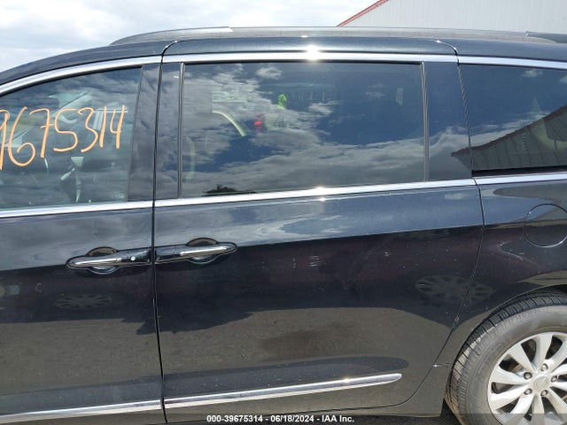 2C4RC1BG6HR524818 Chrysler Pacifica Touring-l