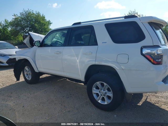 Toyota 4RUNNER SR5 2022 JTEMU5JR9N6043798 Image 14