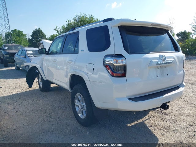 Toyota 4RUNNER SR5 2022 JTEMU5JR9N6043798 Image 3