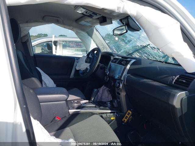 Toyota 4RUNNER SR5 2022 JTEMU5JR9N6043798 Image 5