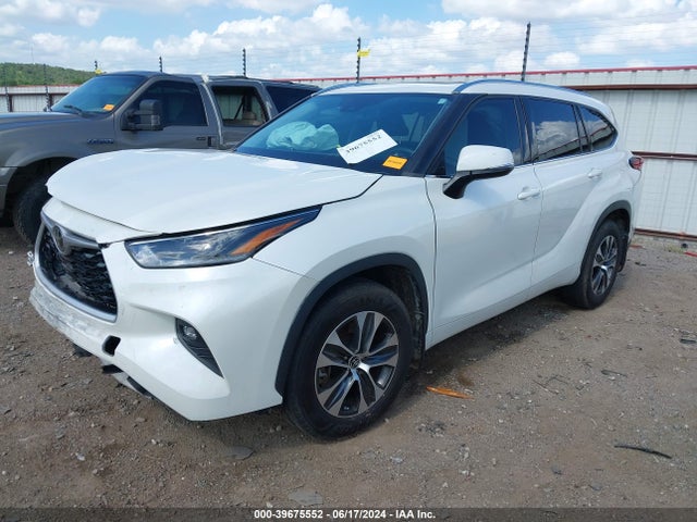 Toyota Highlander Xle 2021 5TDGZRAH1MS045724 Image 2