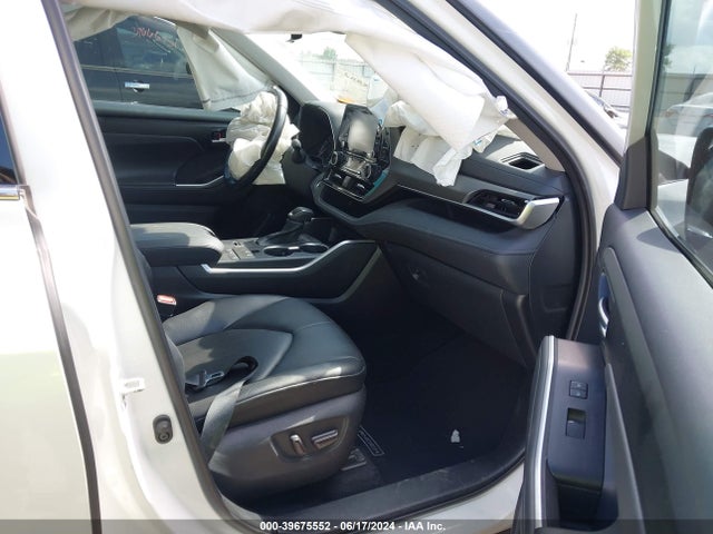 Toyota Highlander Xle 2021 5TDGZRAH1MS045724 Image 5
