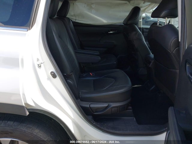 Toyota Highlander Xle 2021 5TDGZRAH1MS045724 Image 8