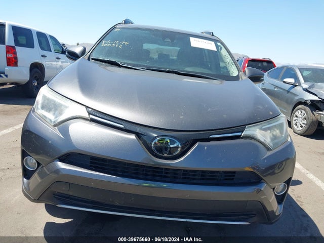 Toyota Rav4 Xle 2018 JTMRFREV9JJ200322 Image 12
