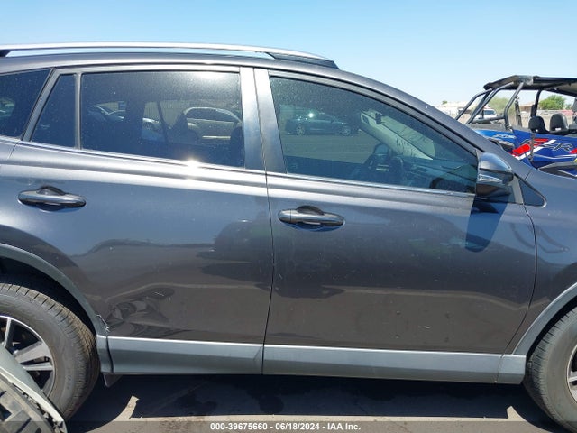 Toyota Rav4 Xle 2018 JTMRFREV9JJ200322 Image 13