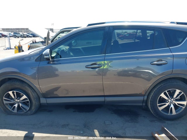 Toyota Rav4 Xle 2018 JTMRFREV9JJ200322 Image 14