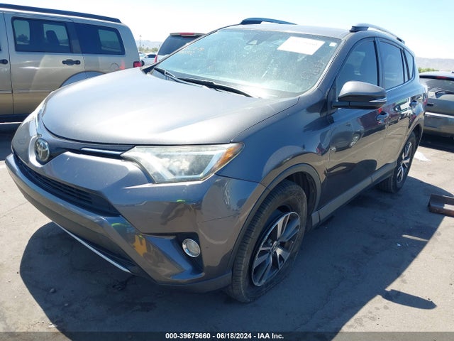 Toyota Rav4 Xle 2018 JTMRFREV9JJ200322 Image 2