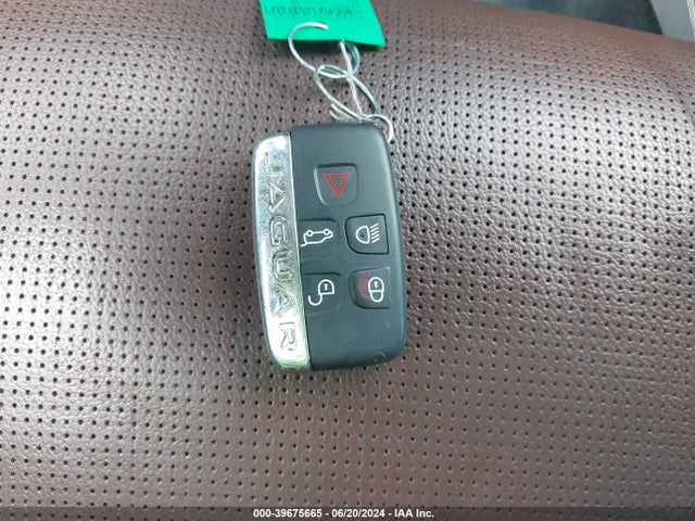 2018 JAGUAR F-PACE SADCM2FV7JA284601 Photo 10