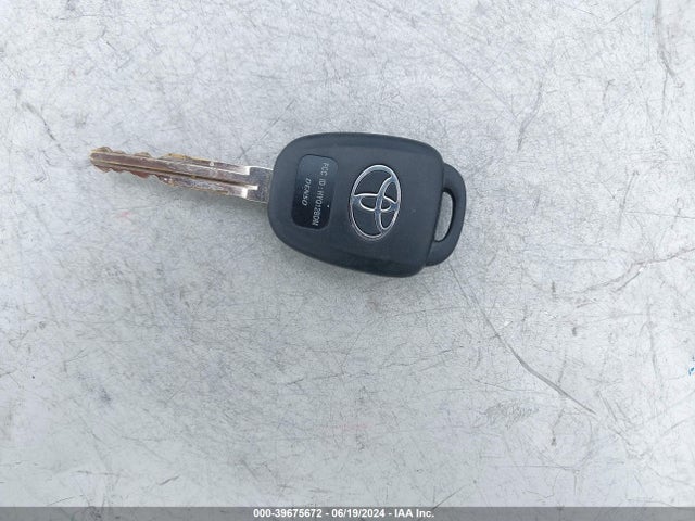 Toyota RAV4 LE 2018 2T3ZFREV4JW442727 Image 11