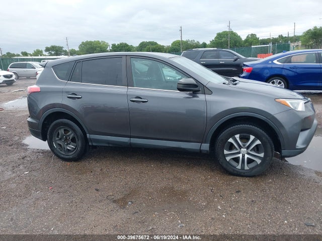 Toyota RAV4 LE 2018 2T3ZFREV4JW442727 Image 14