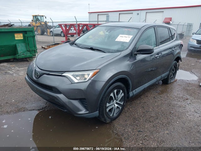 Toyota RAV4 LE 2018 2T3ZFREV4JW442727 Image 2