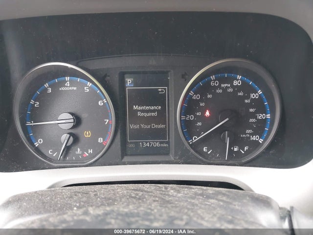 Toyota RAV4 LE 2018 2T3ZFREV4JW442727 Image 7