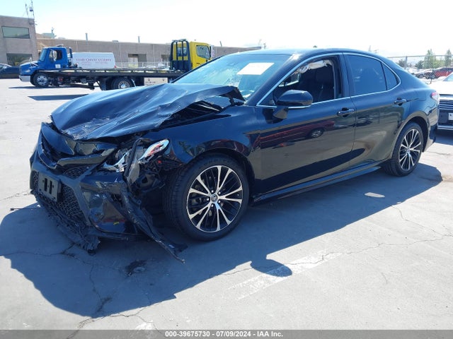 Toyota CAMRY SE 2018 4T1B11HK0JU110313 Image 2