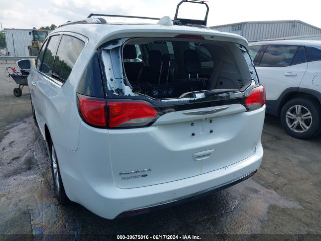 2C4RC1BG3JR120042 Chrysler Pacifica Touring L