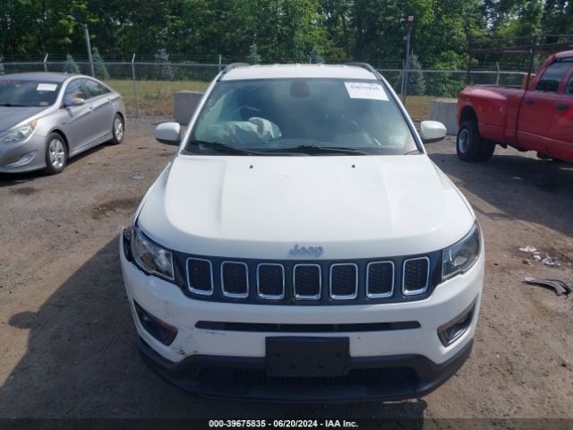 3C4NJDBB7JT481166 Jeep Compass Latitude 4x4