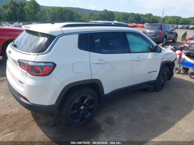 3C4NJDBB7JT481166 Jeep Compass Latitude 4x4