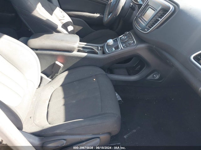 1C3CCCAB9GN137705 Chrysler 200 Limited