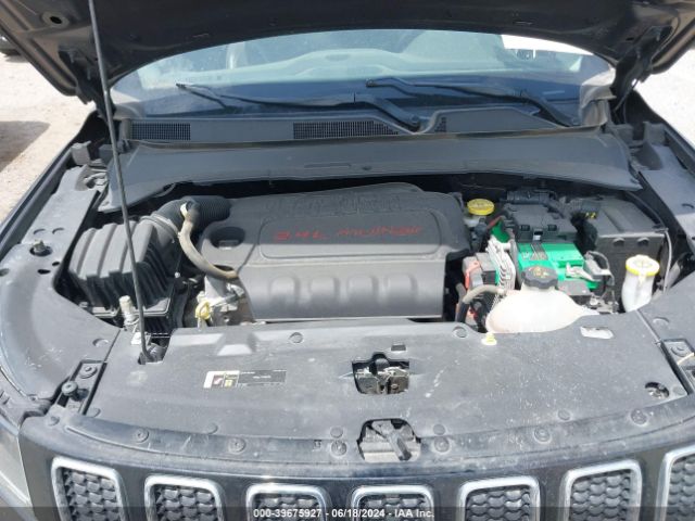 3C4NJDBB0JT501385 Jeep Compass Latitude 4x4