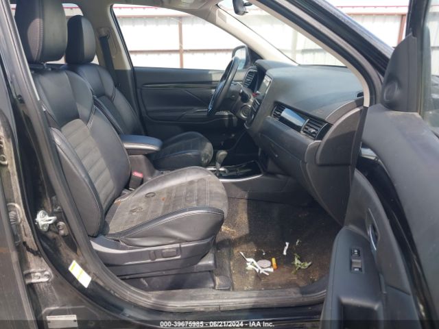 JA4AD3A38KZ034084 Mitsubishi Outlander Se