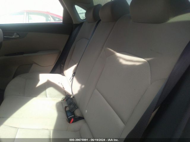 3KPF24ADXME378532 KIA Forte Lxs