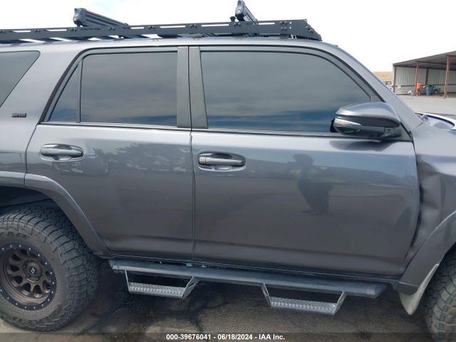 Toyota 4runner Sr5 Premium 2018 JTEBU5JR0J5564156 Image 13