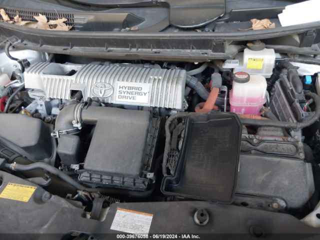 JTDZN3EU3FJ018467 Toyota Prius V Three