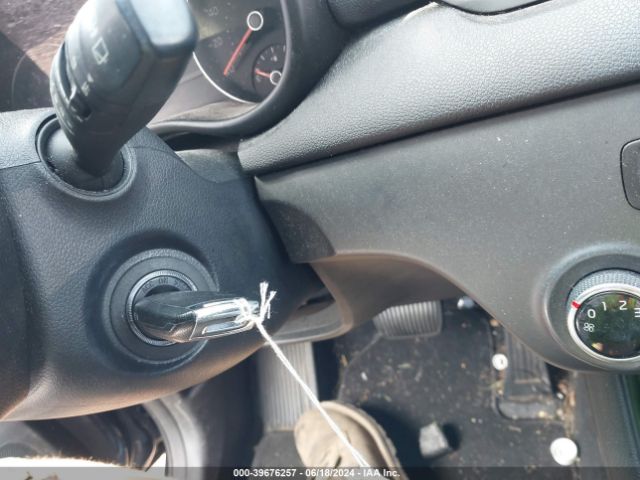 KNDPMCAC7K7598398 KIA Sportage Lx