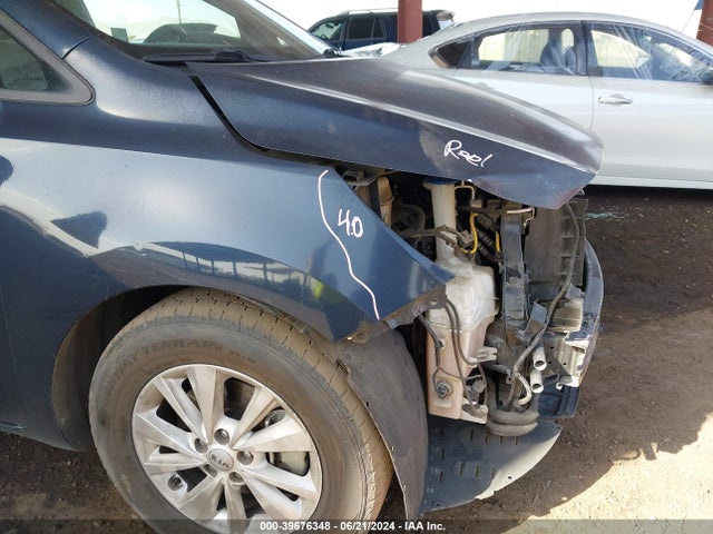KIA SEDONA LX 2016 KNDMB5C15G6165871 Image 13
