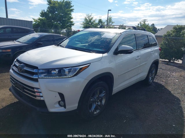 Toyota Highlander Limited Platinum 2017 5TDDZRFH1HS423977 Image 2
