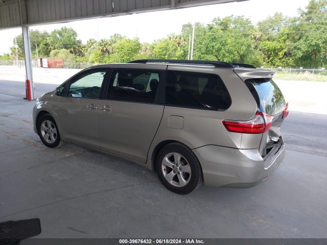 Toyota Sienna Le 8 Passenger 2015 5TDKK3DC5FS672456 Image 3