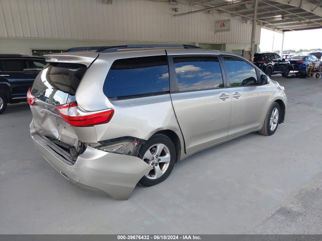 Toyota Sienna Le 8 Passenger 2015 5TDKK3DC5FS672456 Image 4